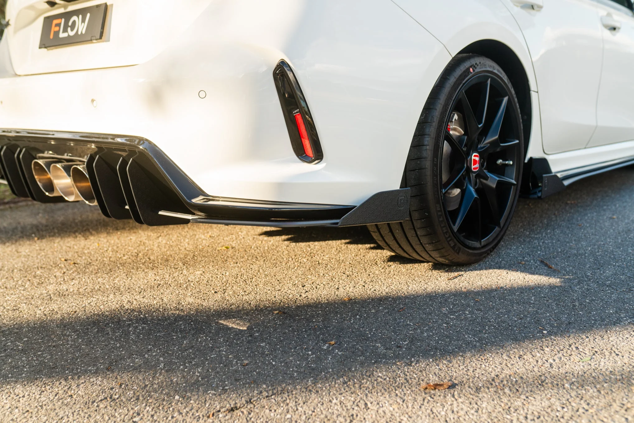 FL5 Civic Type R Rear Spat Winglets - Image 9