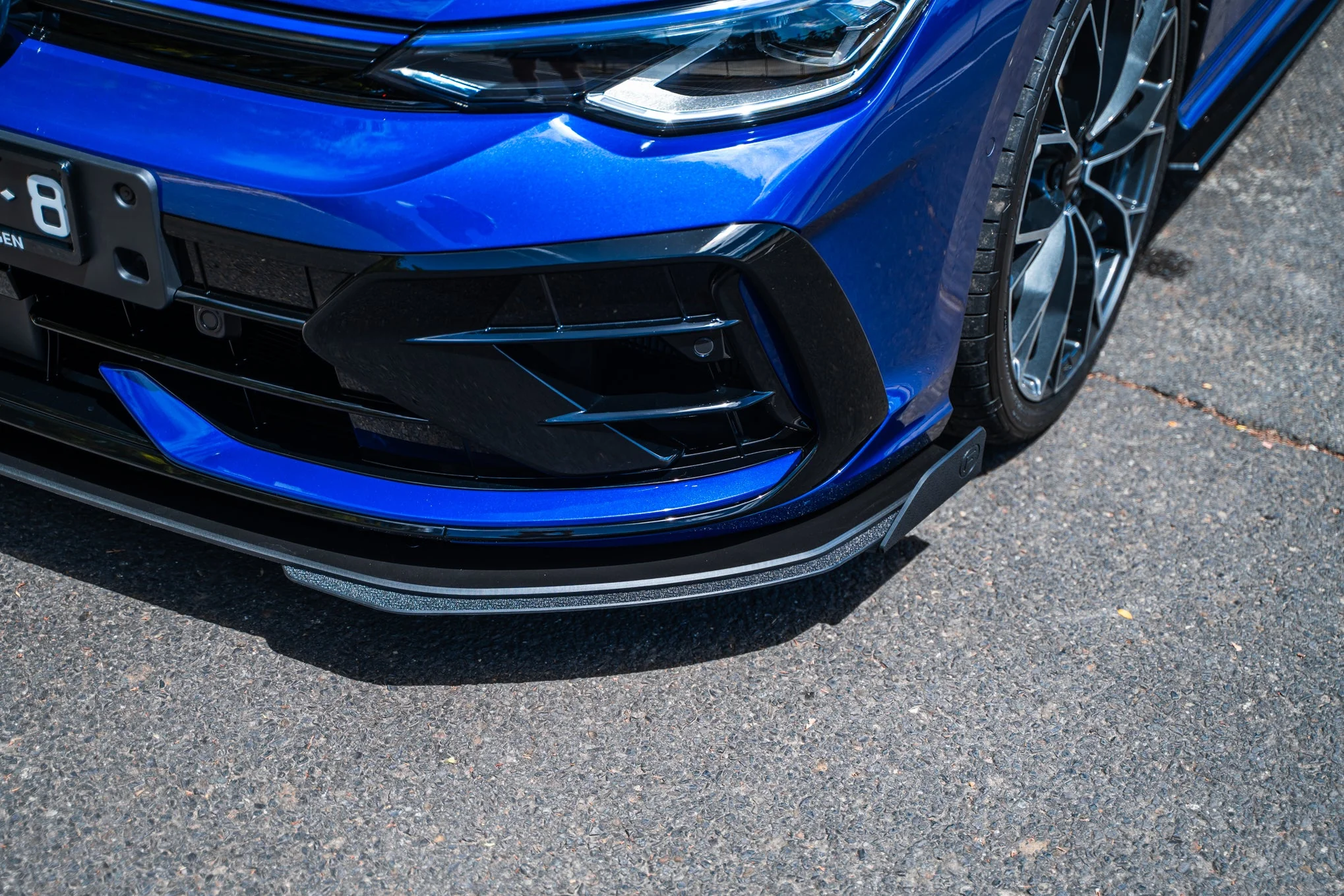 MK8.5 Golf R Chassis Mounted Front Lip Splitter - Image 14