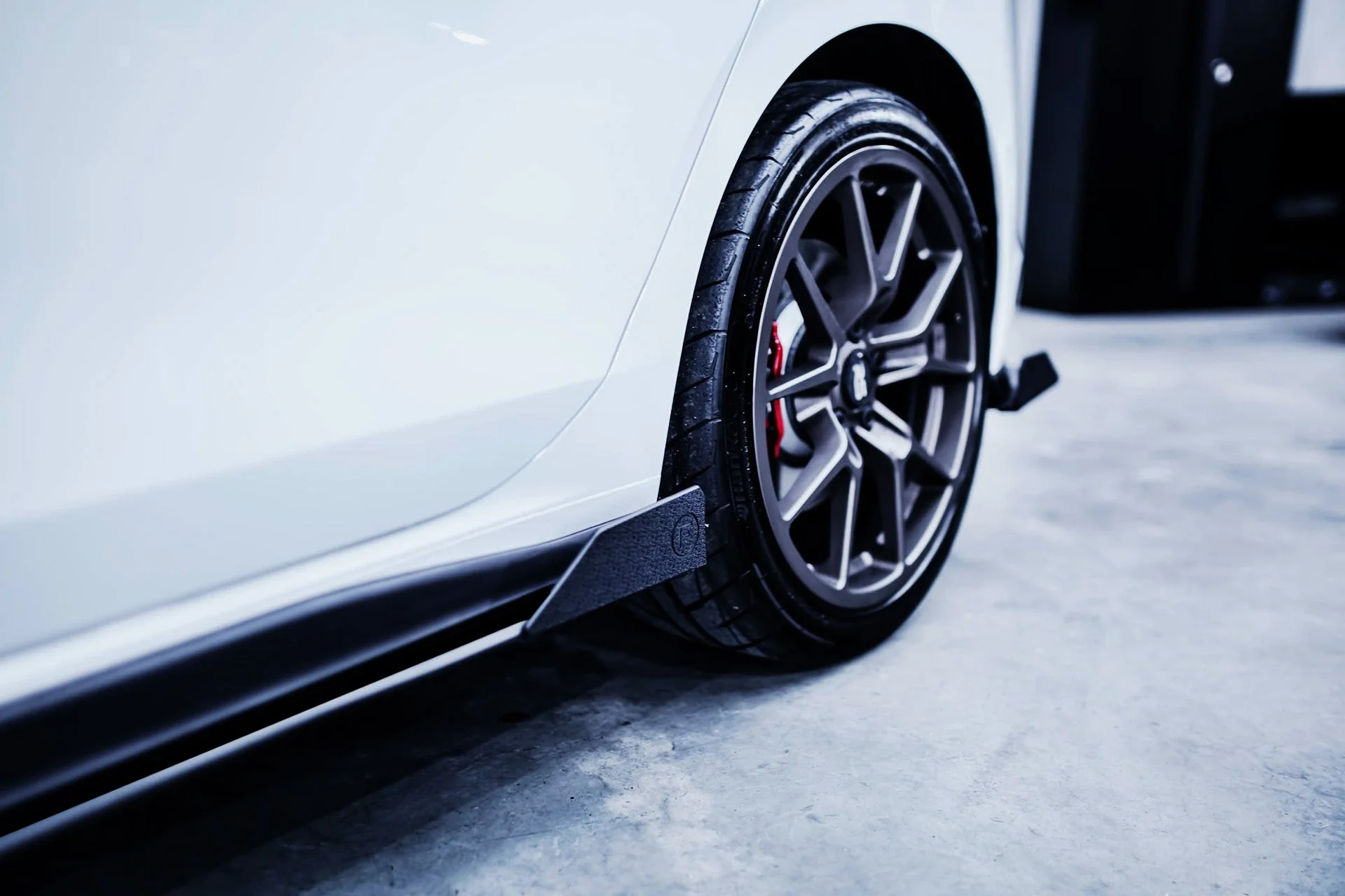 MK8 Golf GTI Side Skirt Splitters - Image 10